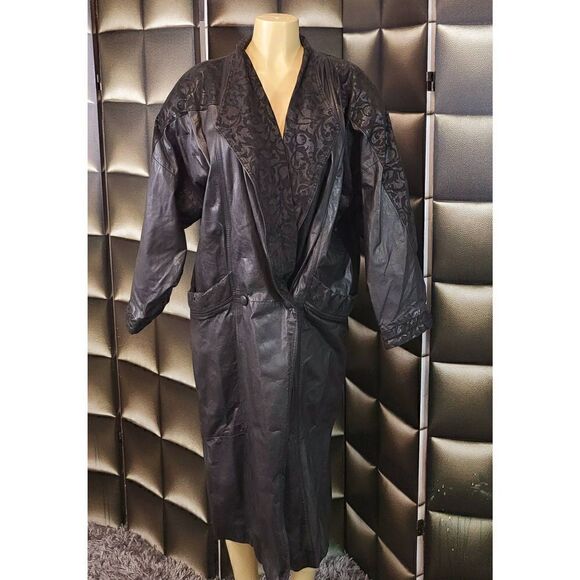 G-lll leather fashions  - Picture 1 of 7